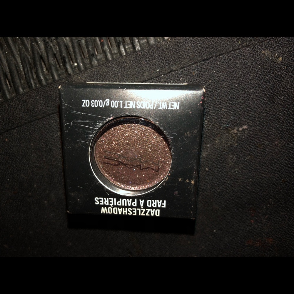 Eyeshadow - Picture 2 of 2